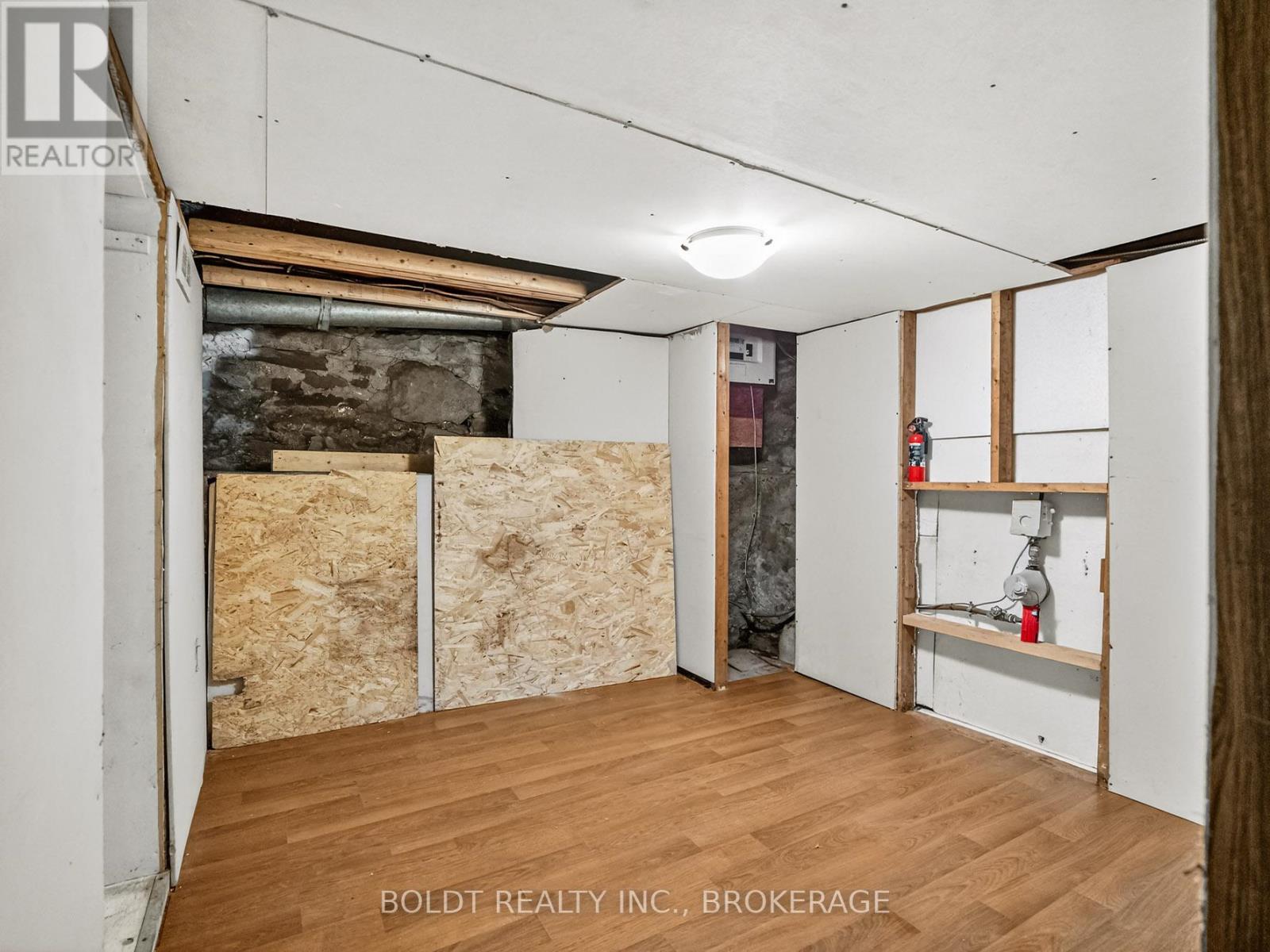 78 MAPLE STREET - 16