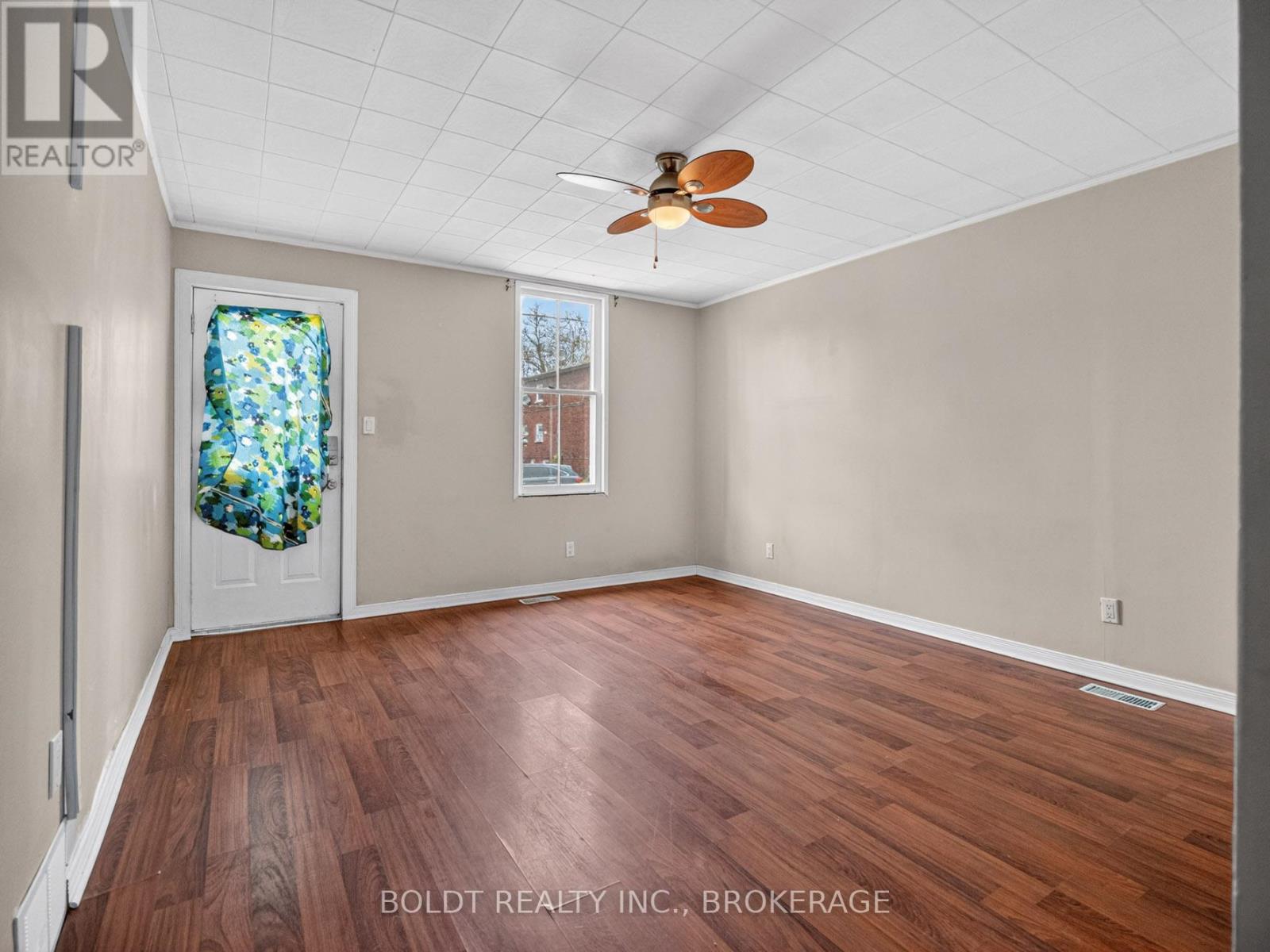 78 MAPLE STREET - 4