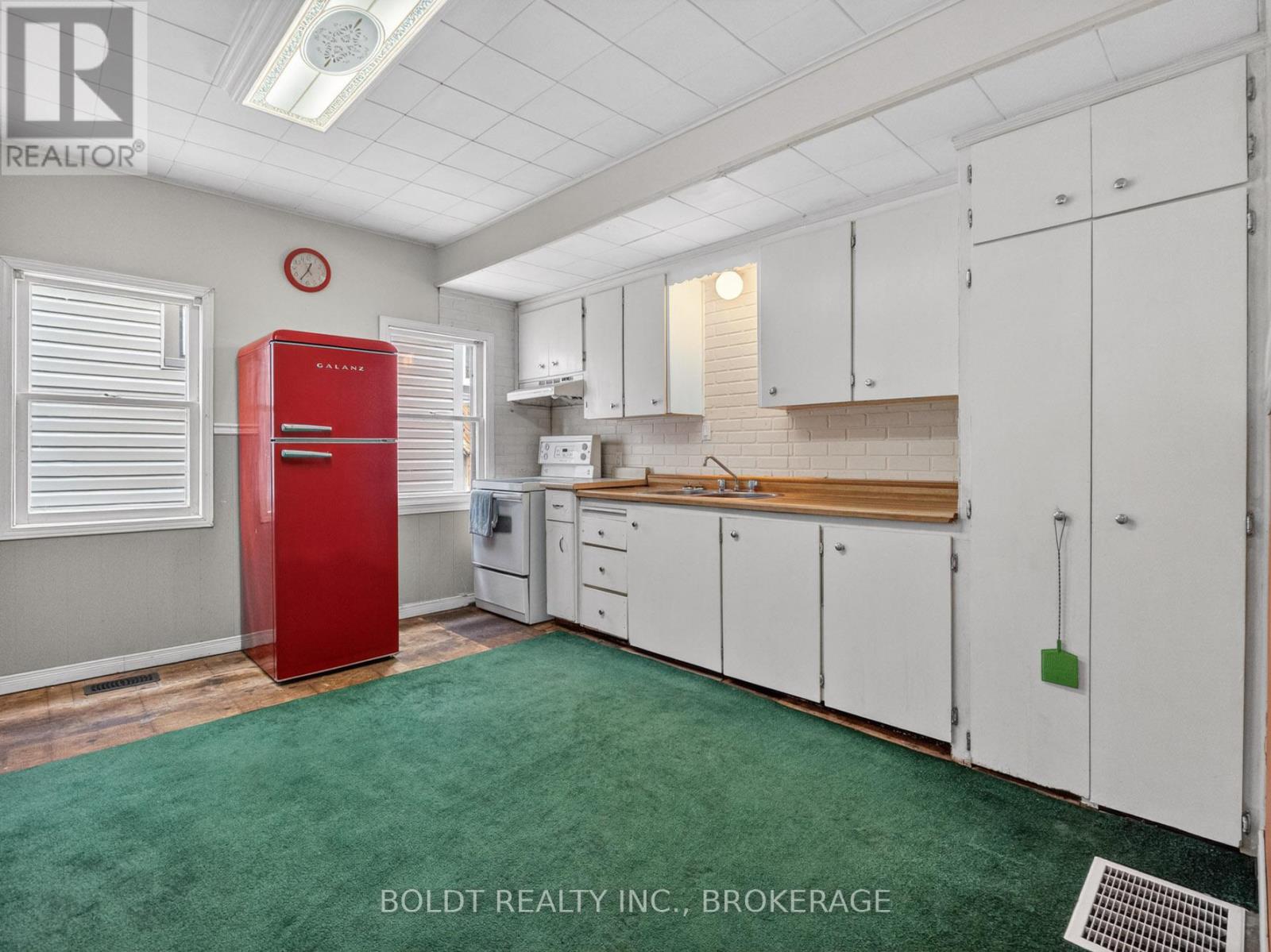 78 MAPLE STREET - 7