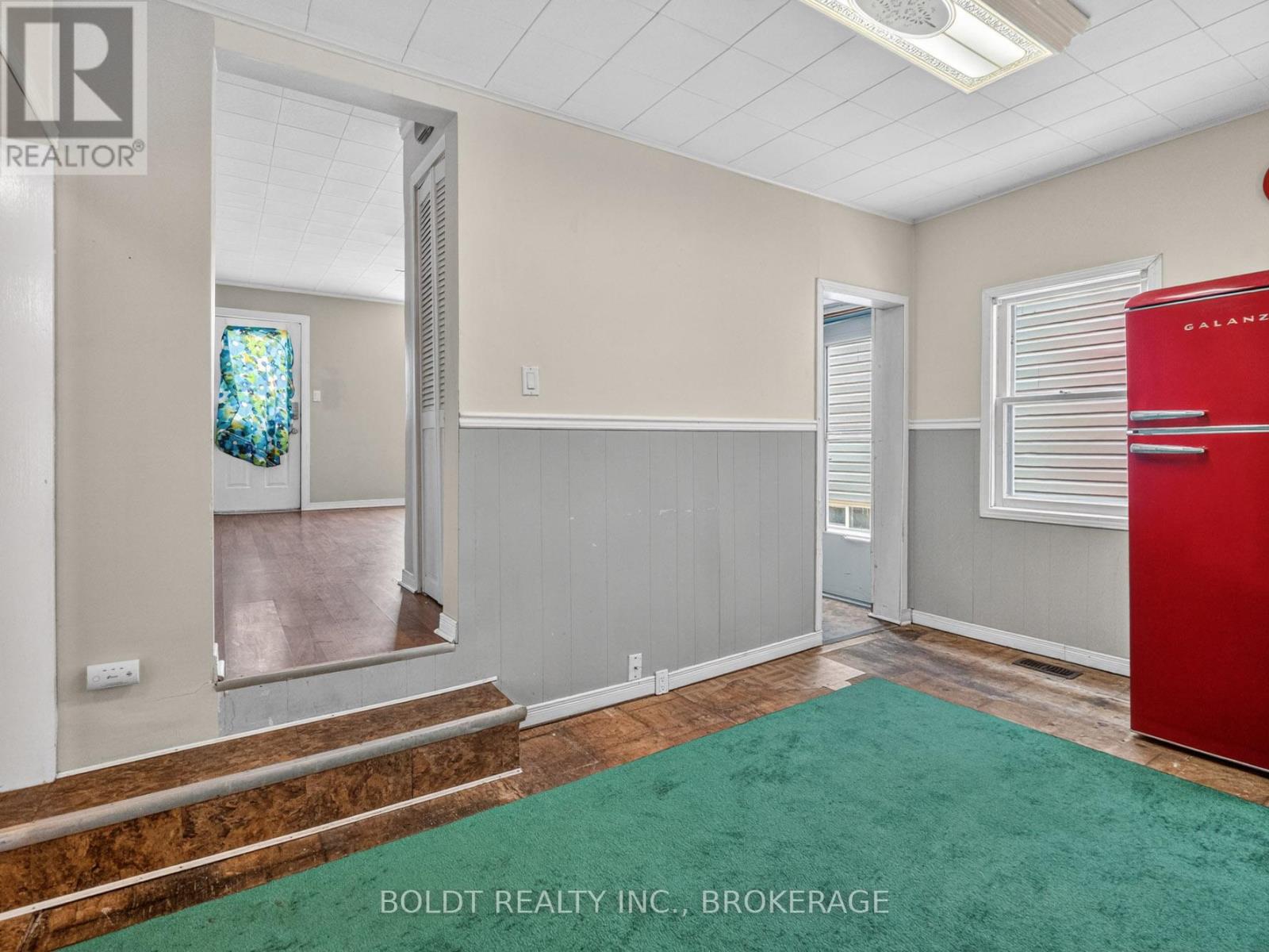 78 MAPLE STREET - 6