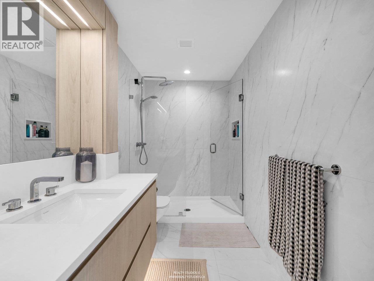 503 177 W 3RD STREET, North Vancouver