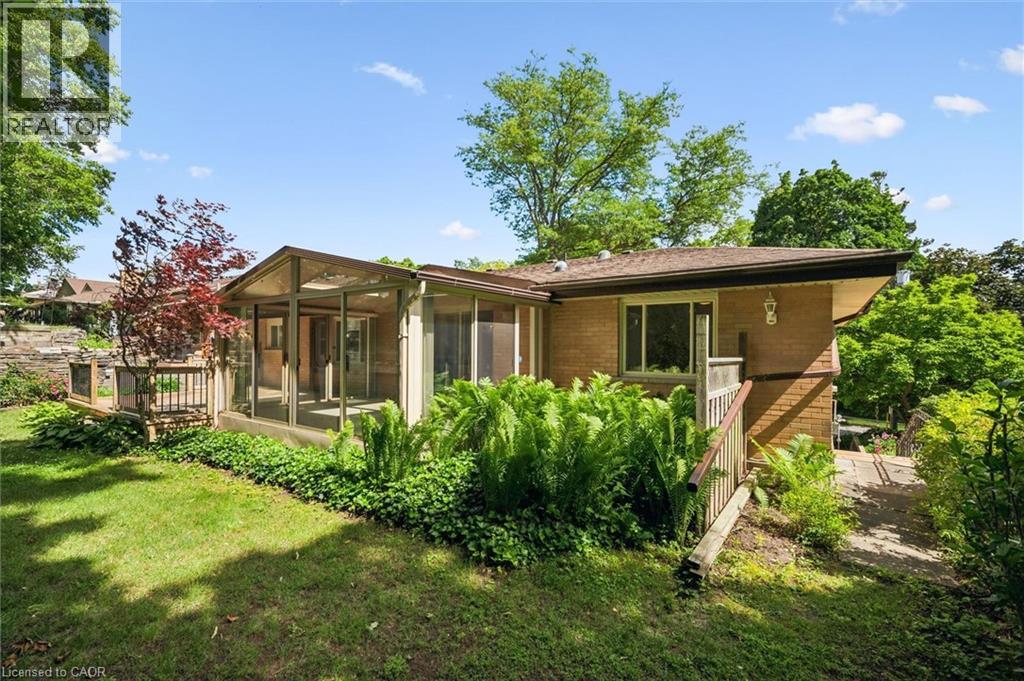 57 MAPLEWOOD Place - 5