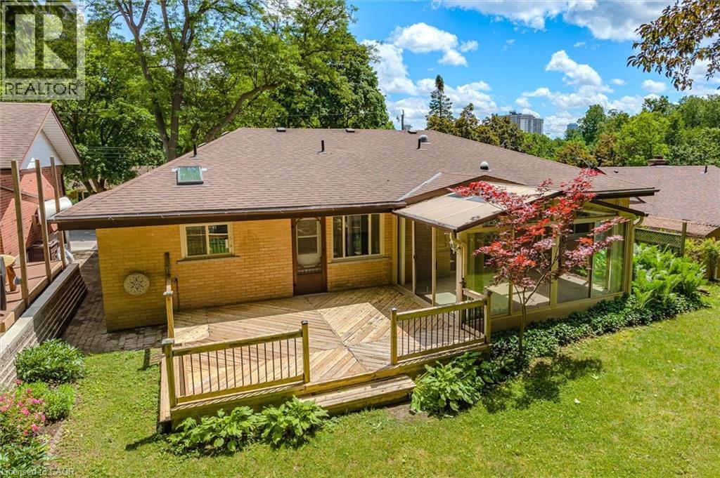 57 MAPLEWOOD Place - 3