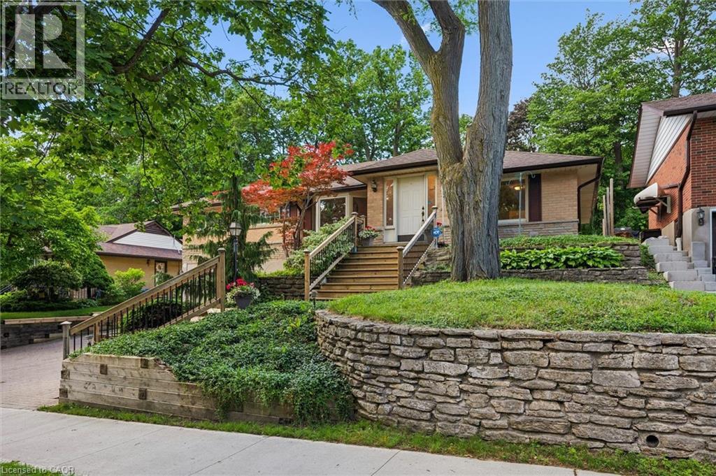 57 MAPLEWOOD Place - 4