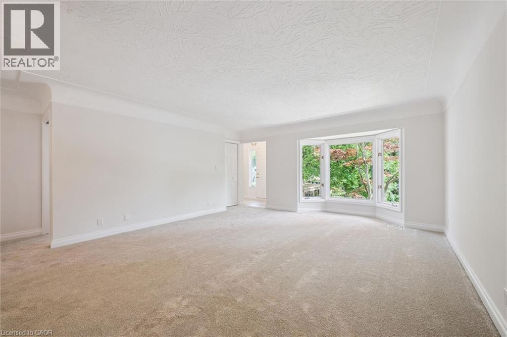 57 MAPLEWOOD Place - 11