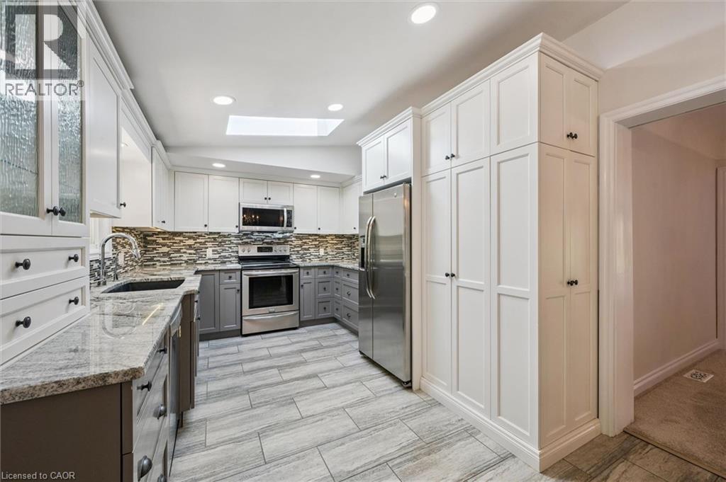 57 MAPLEWOOD Place - 16