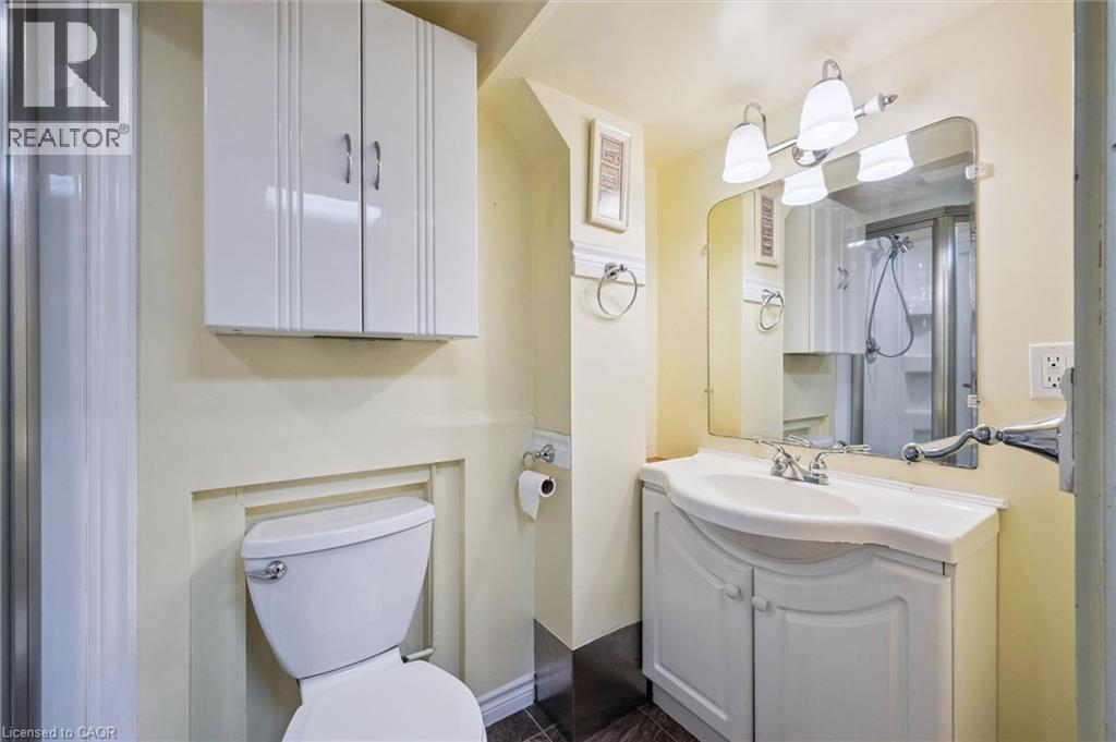 57 MAPLEWOOD Place - 33
