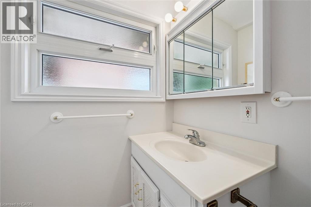 57 MAPLEWOOD Place - 26