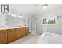 Primary Bedroom - 4425 Telegraph Rd, Cobble Hill, BC V0R1N2 Photo 10