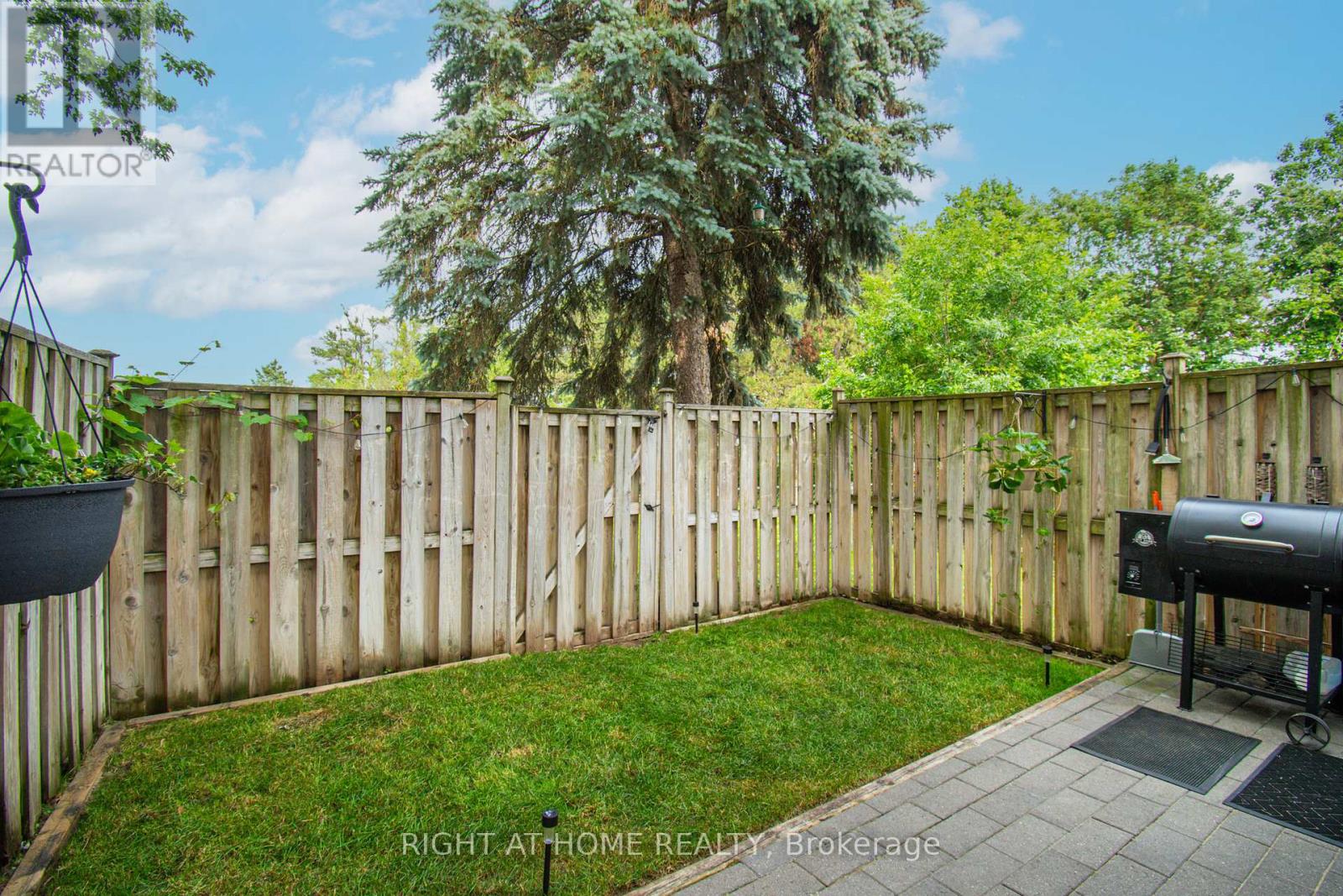 #B12 63 FERRIS LANE - 25