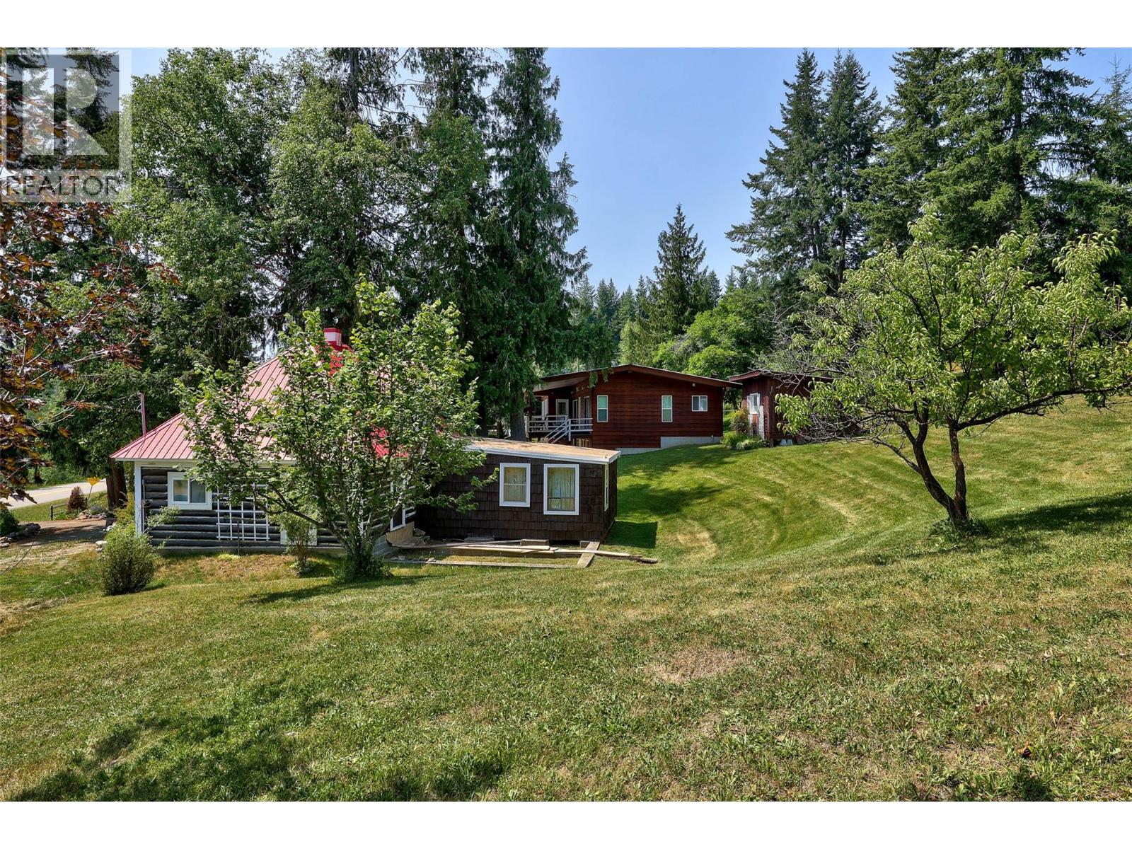 6297 Squilax-Anglemont Road - 14
