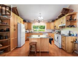 6297 Squilax-anglemont Road, Magna Bay, BC V0E1M7 Photo 30