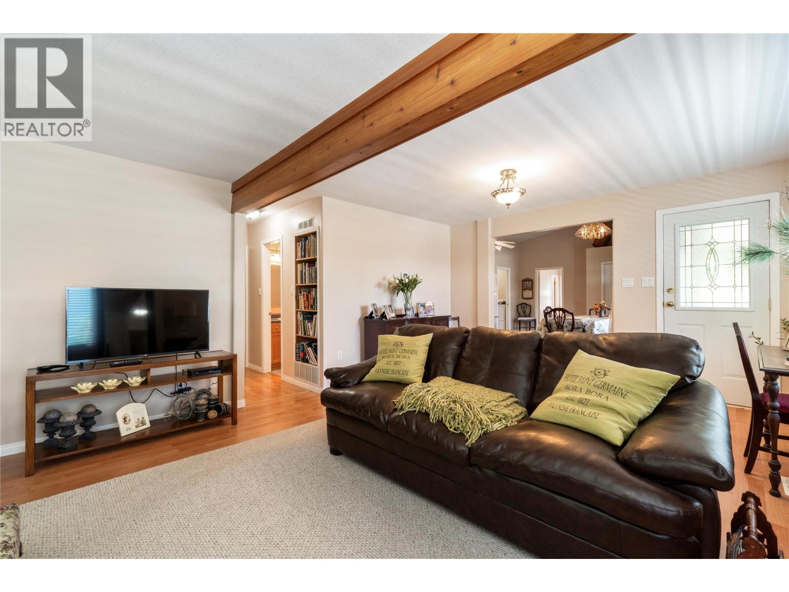 6297 Squilax-Anglemont Road - 43