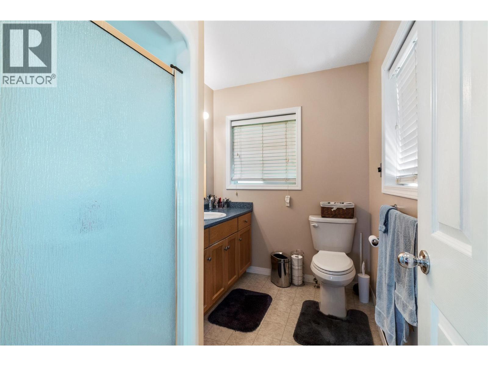 6297 Squilax-Anglemont Road - 37