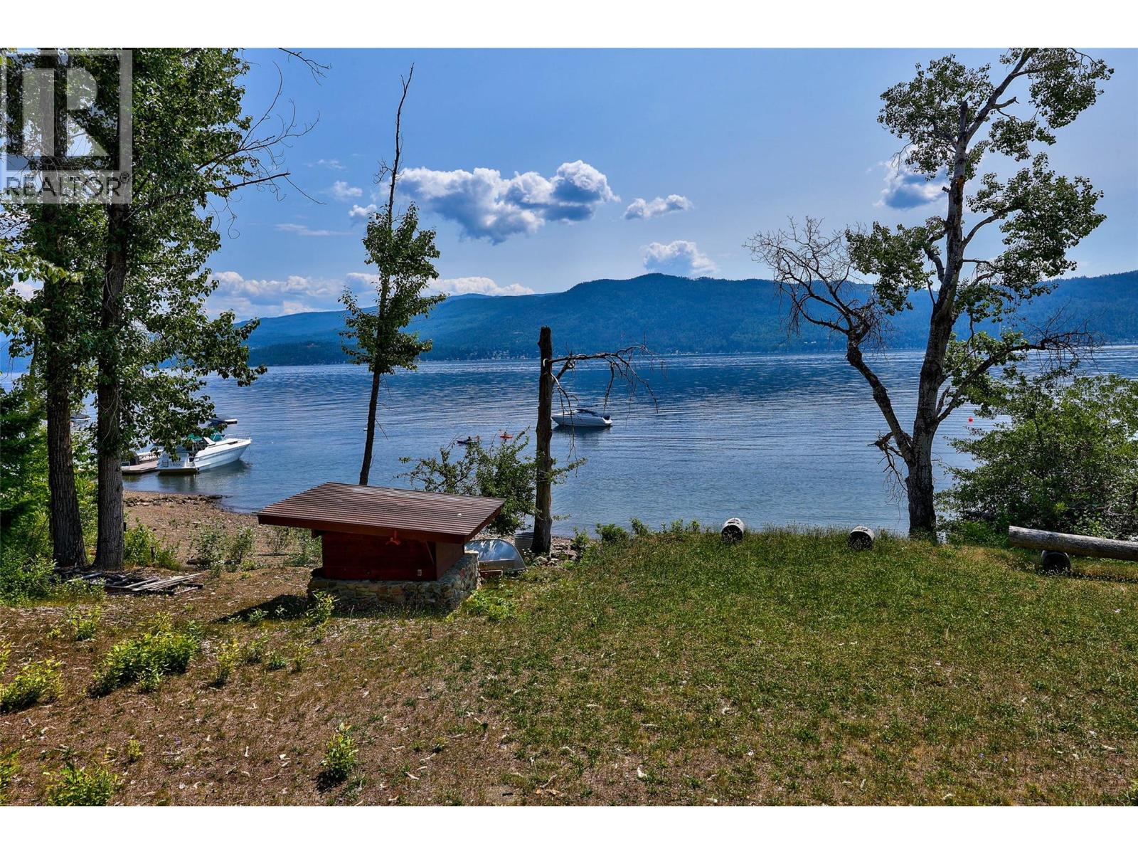 6297 Squilax-Anglemont Road - 18