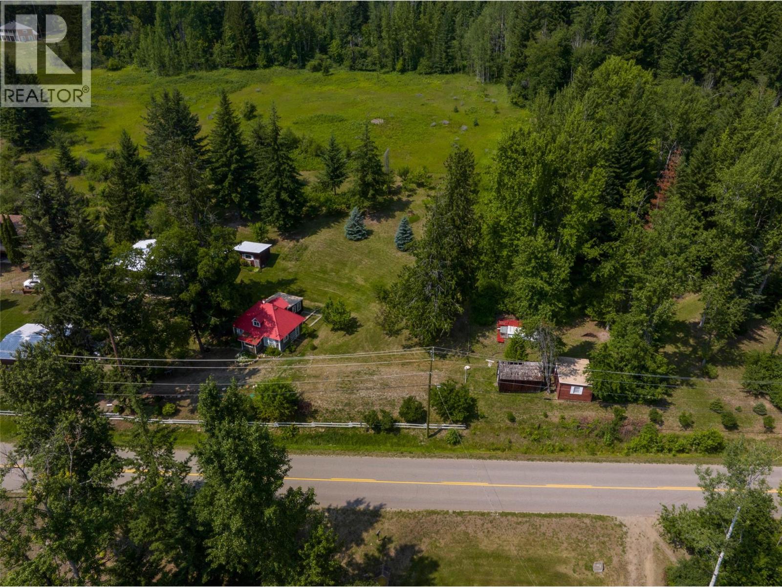 6297 Squilax-Anglemont Road - 27
