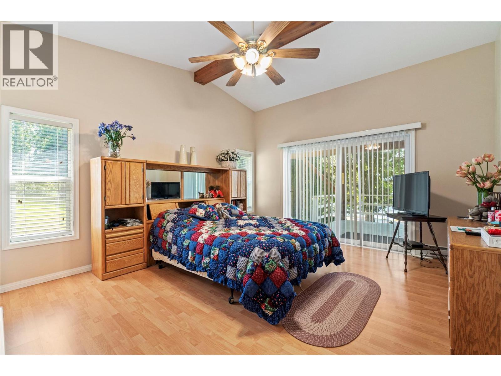 6297 Squilax-Anglemont Road - 35