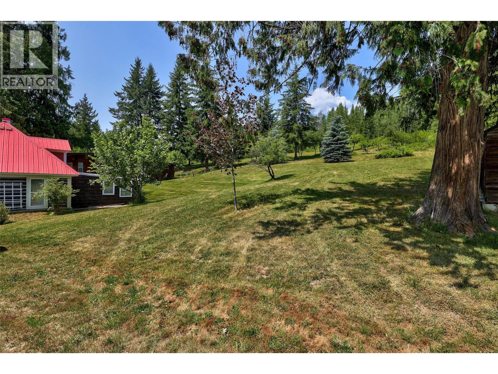 6297 Squilax-Anglemont Road - 13