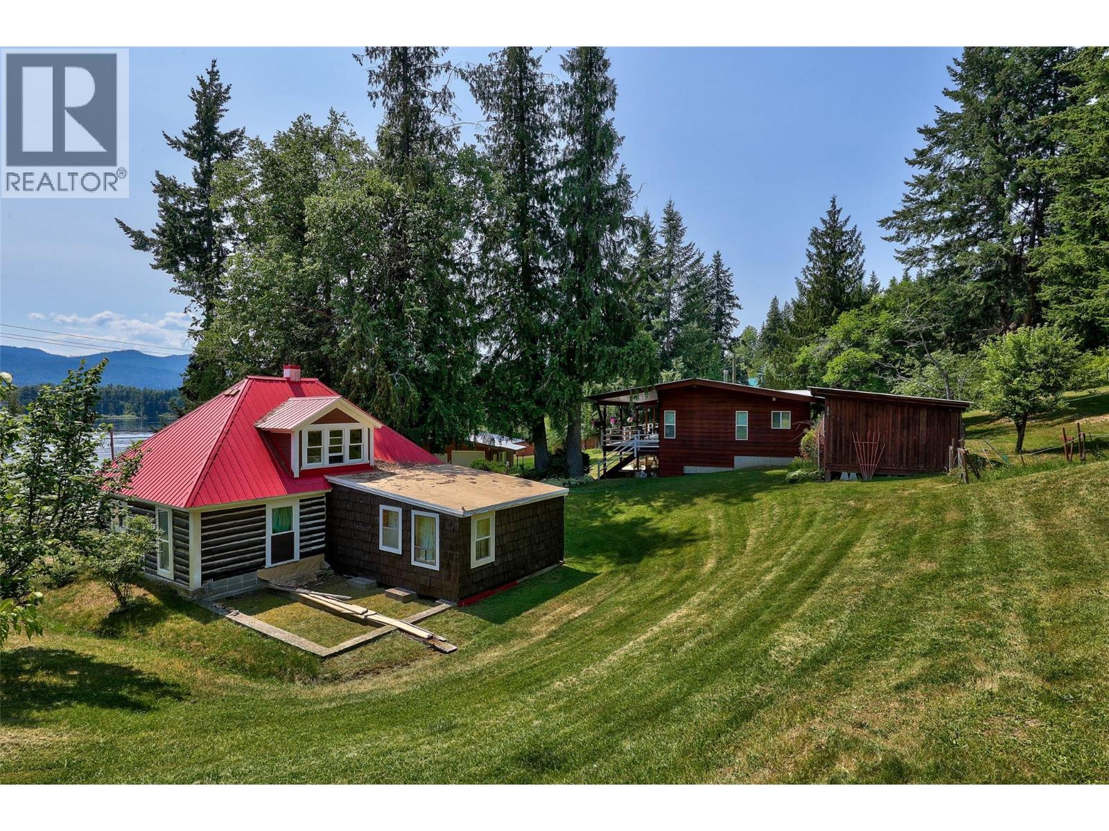 6297 Squilax-Anglemont Road - 15
