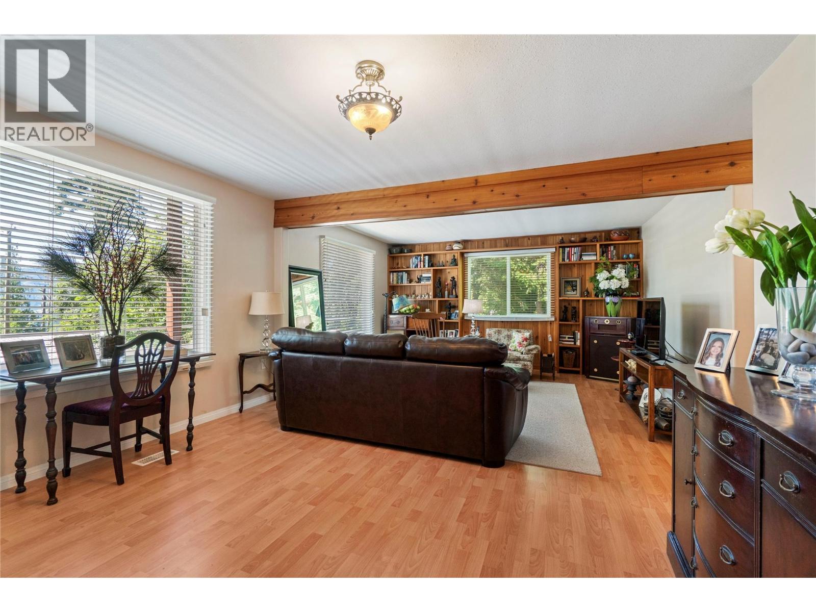 6297 Squilax-Anglemont Road - 40
