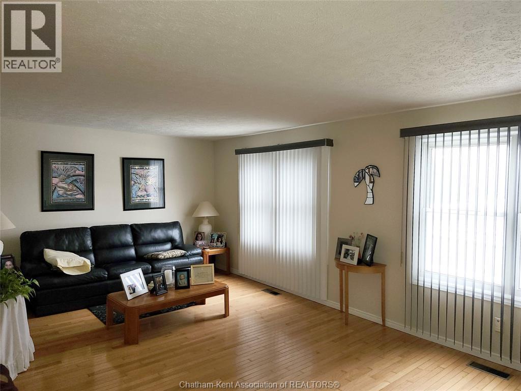 15 MONARCH DRIVE - 6