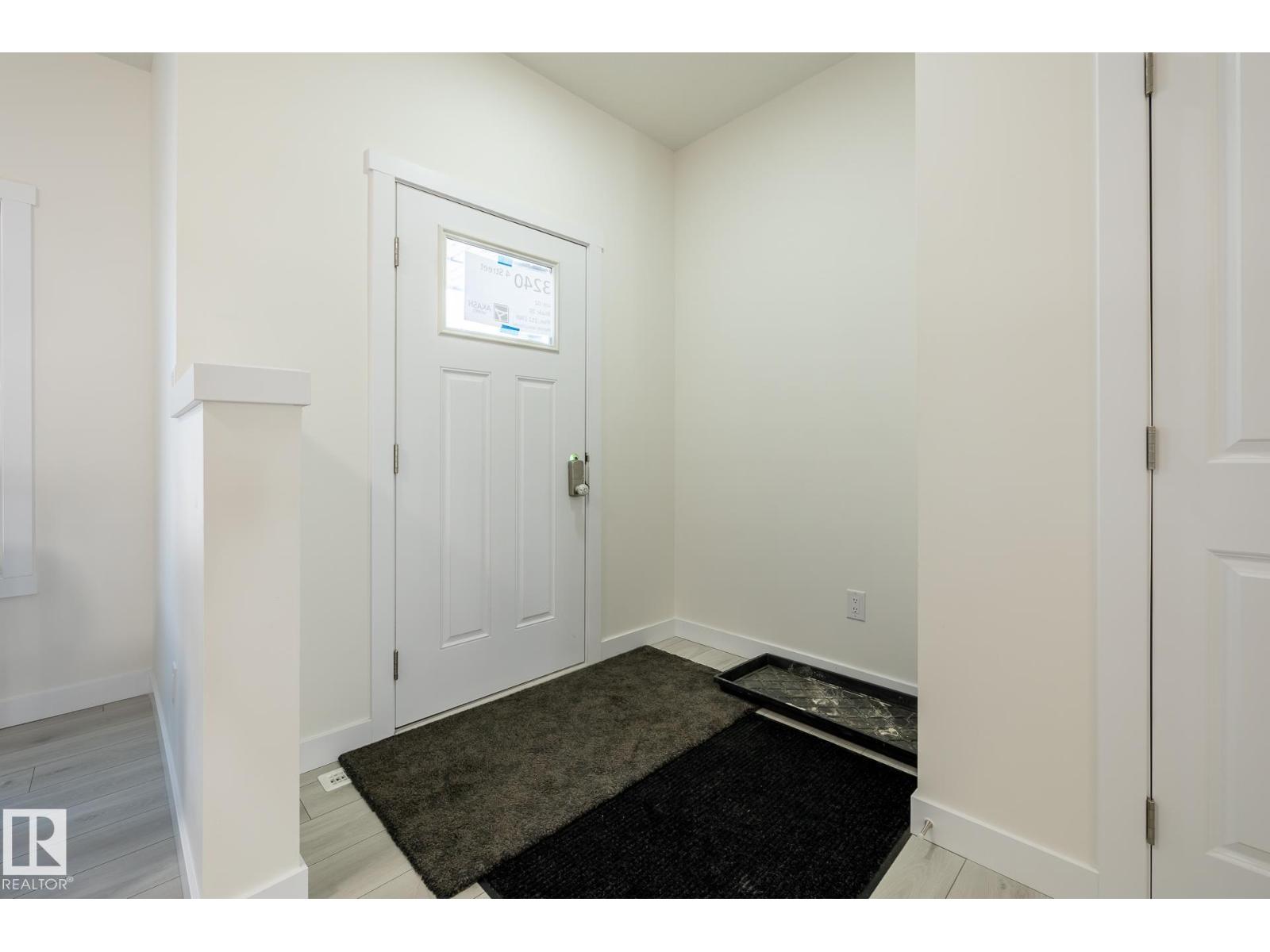 15647 2 ST NE - 9