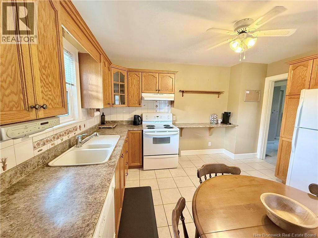 386 Salisbury Road - 10