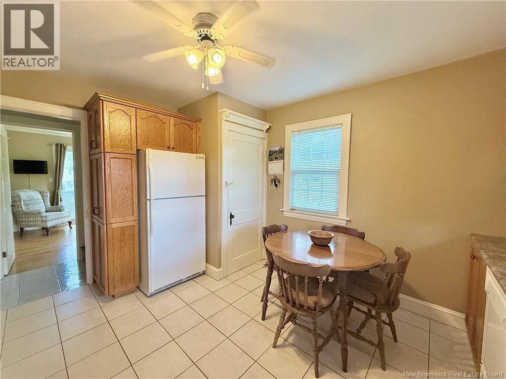 386 Salisbury Road - Image 12