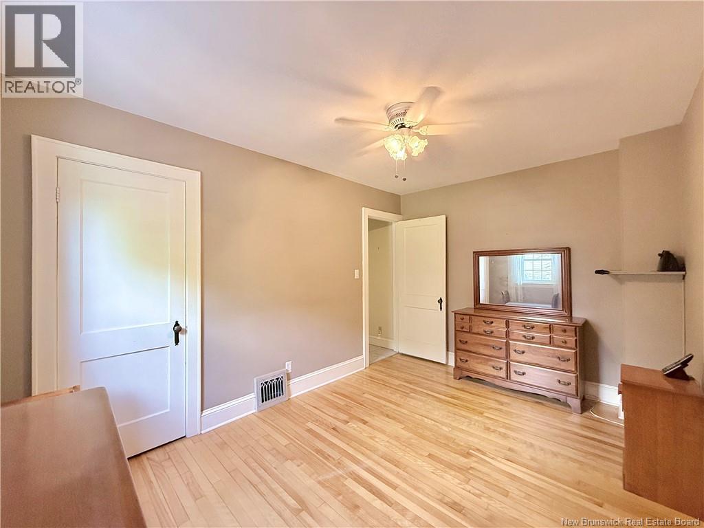 386 Salisbury Road - 18