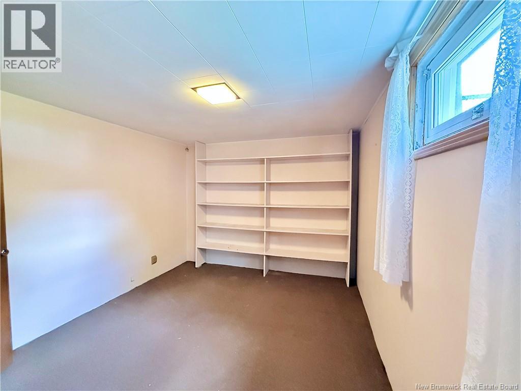 386 Salisbury Road - Image 23