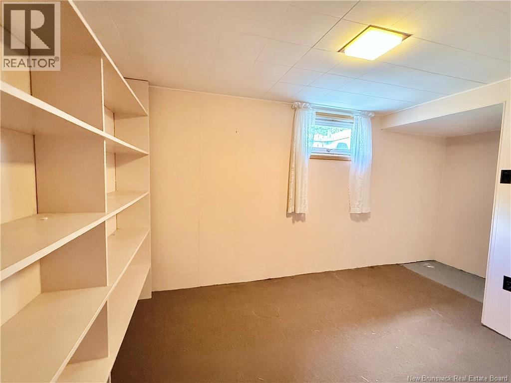386 Salisbury Road - 24