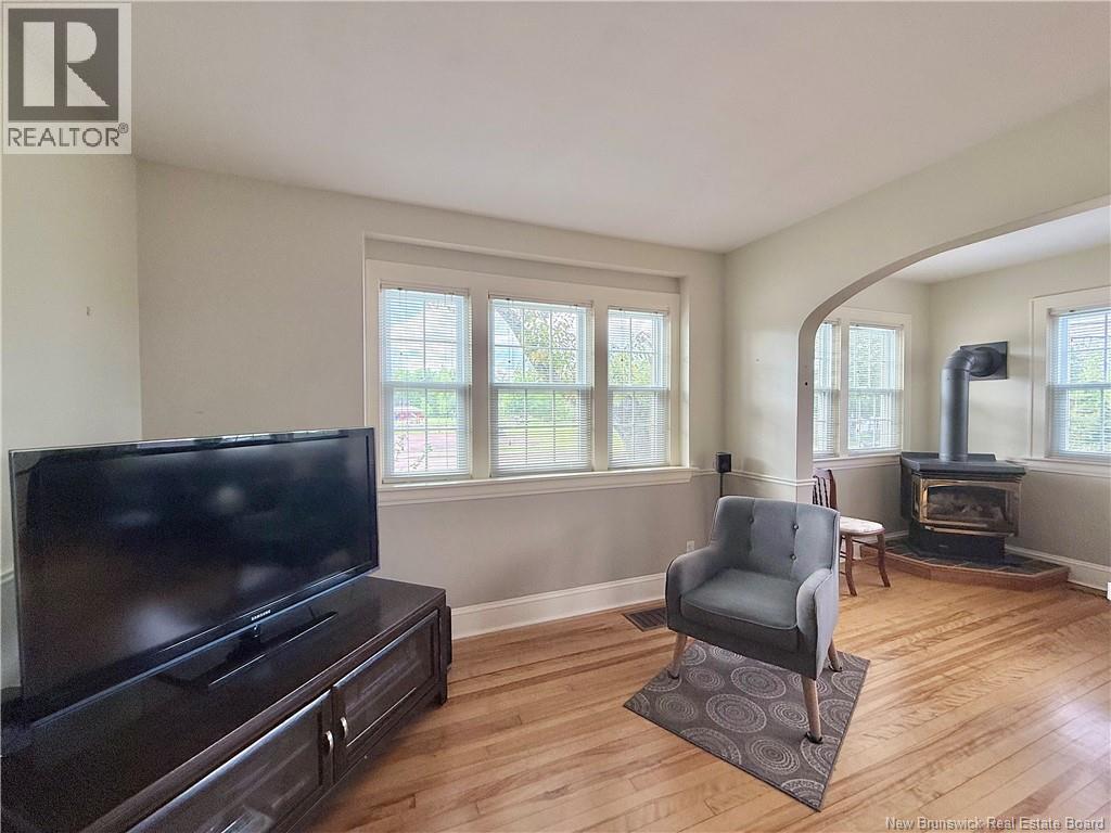 386 Salisbury Road - Image 5