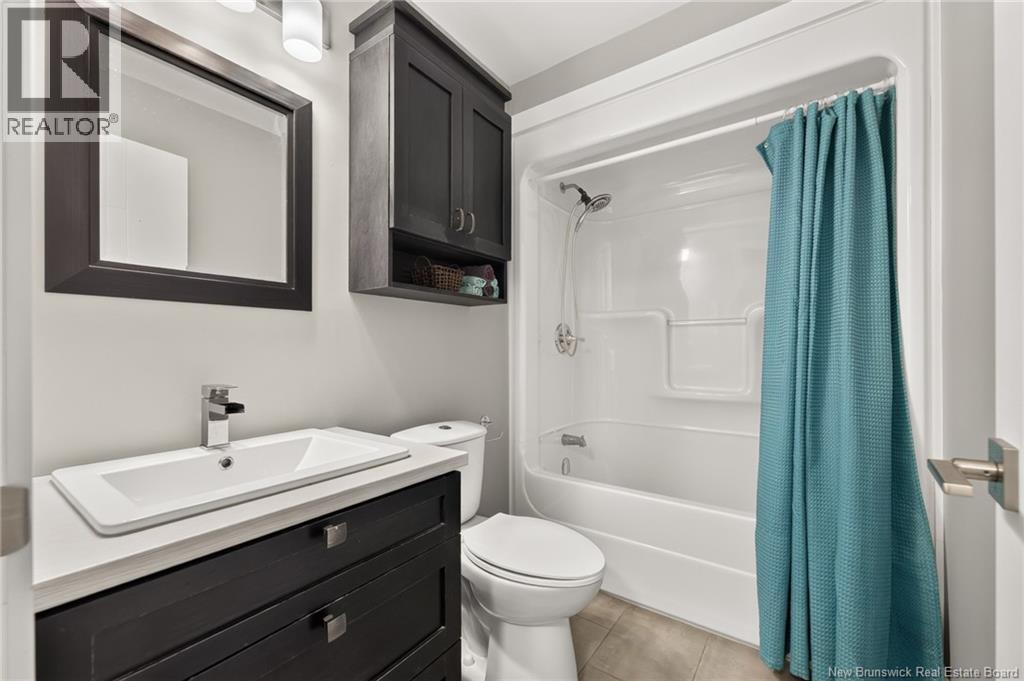 249 Belle-Forêt Street - 24