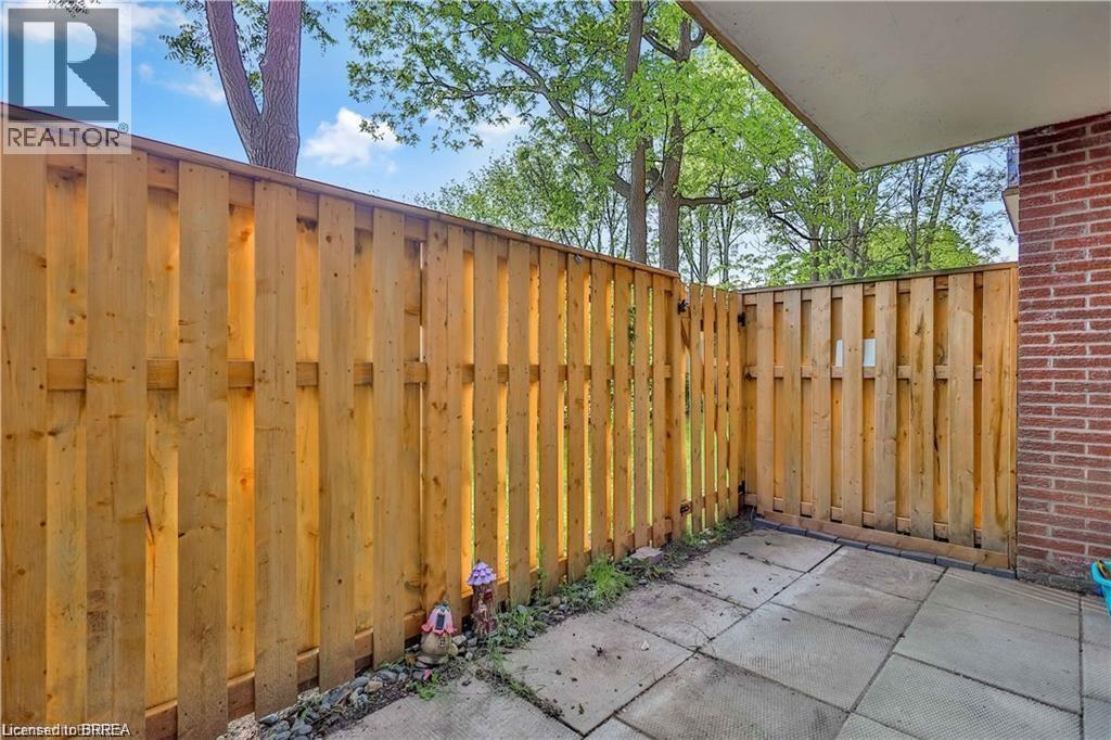 #104 793 COLBORNE Street E - 10
