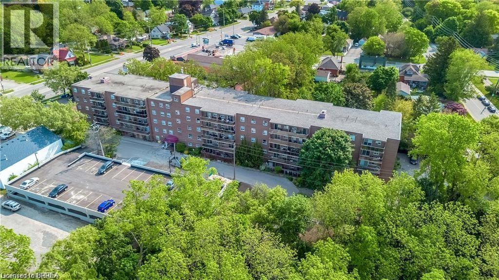 #104 793 COLBORNE Street E - 14