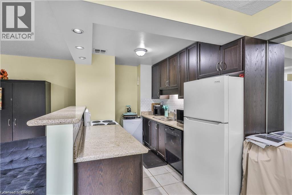 #104 793 COLBORNE Street E - 4