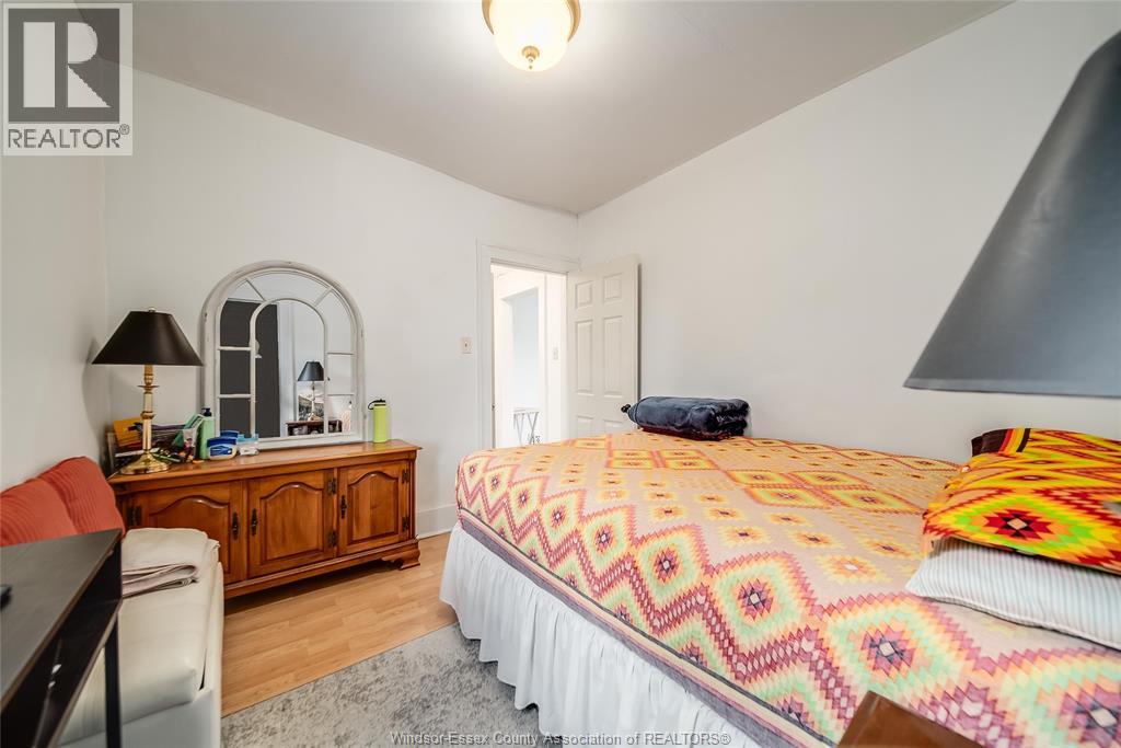 1531 WINDSOR AVENUE - 21
