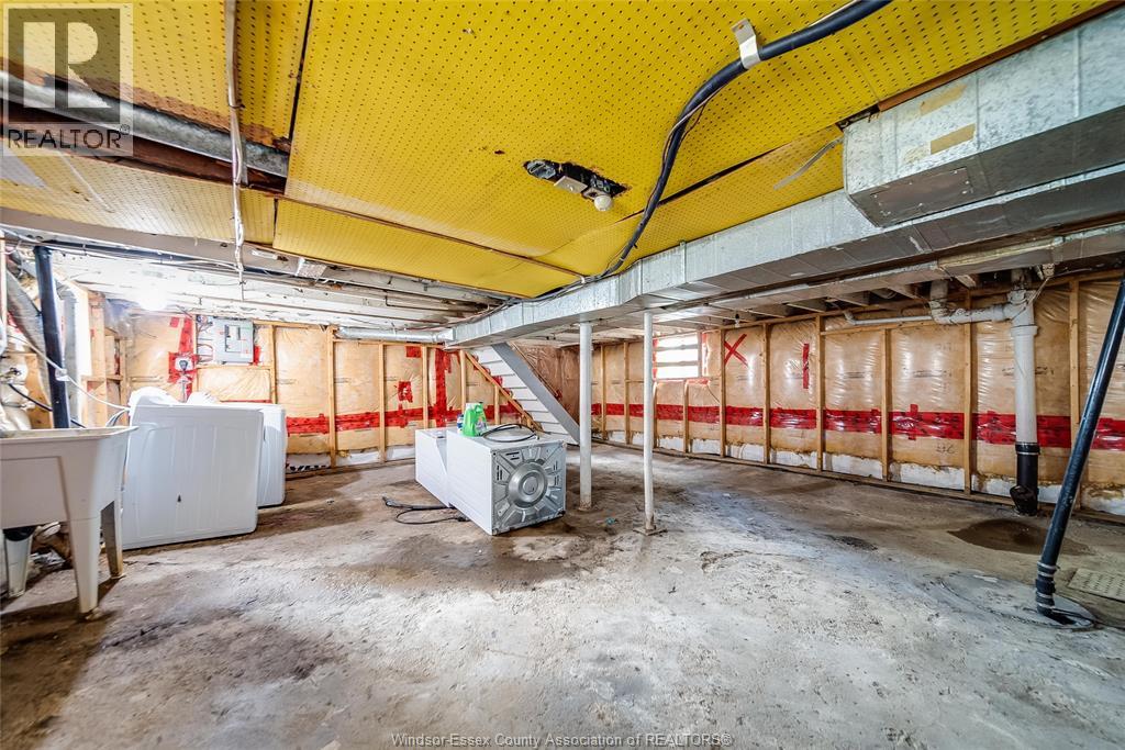 1531 WINDSOR AVENUE - 31