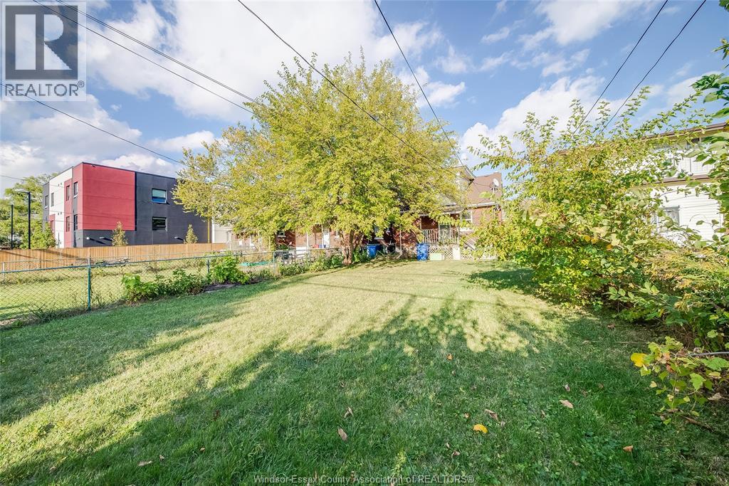 1531 WINDSOR AVENUE - 34