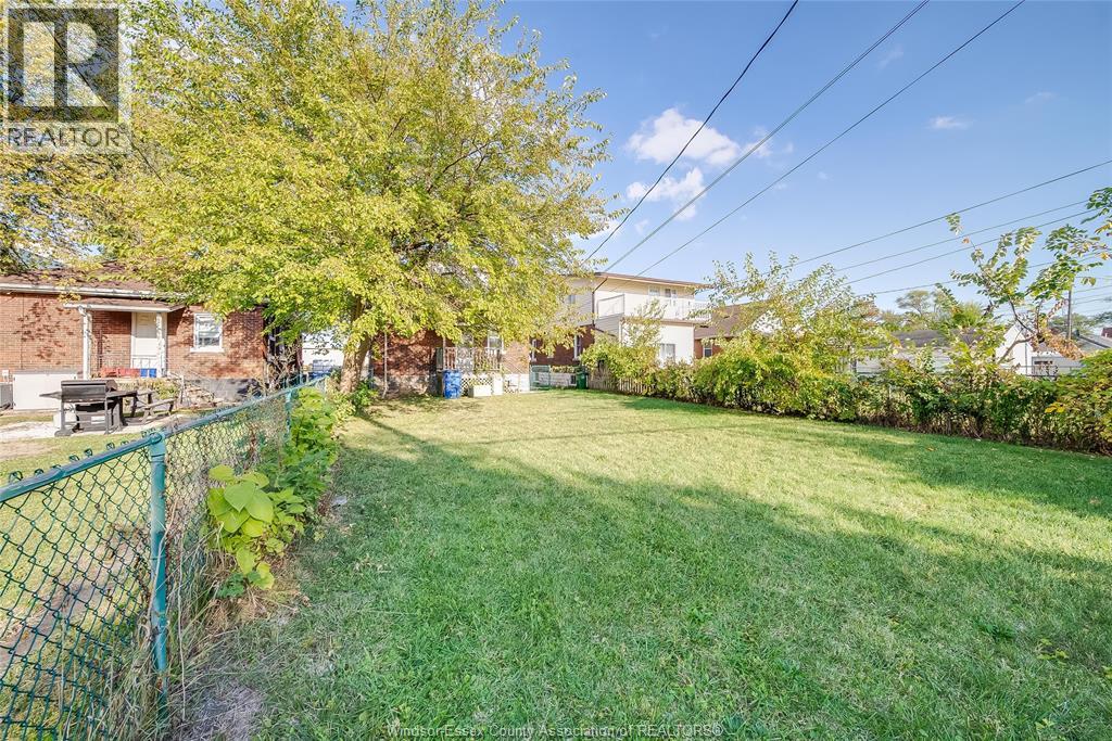 1531 WINDSOR AVENUE - 35