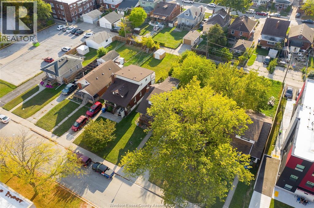 1531 WINDSOR AVENUE - 36