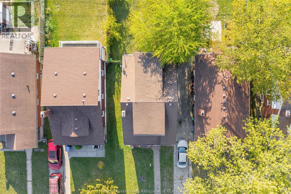 1531 WINDSOR AVENUE - 37