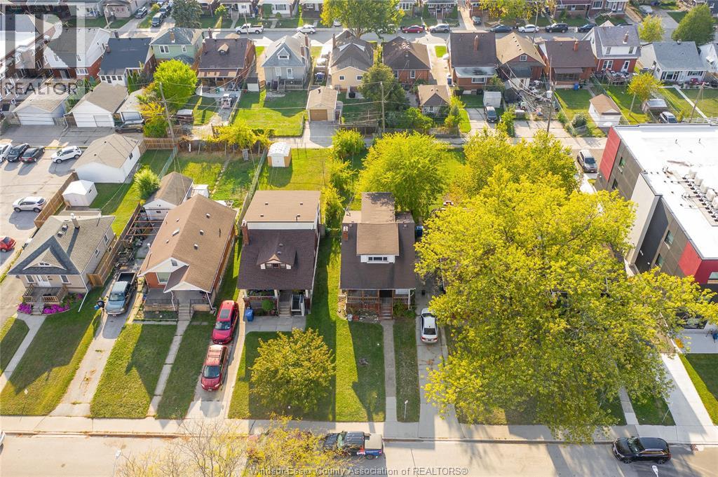 1531 WINDSOR AVENUE - 38