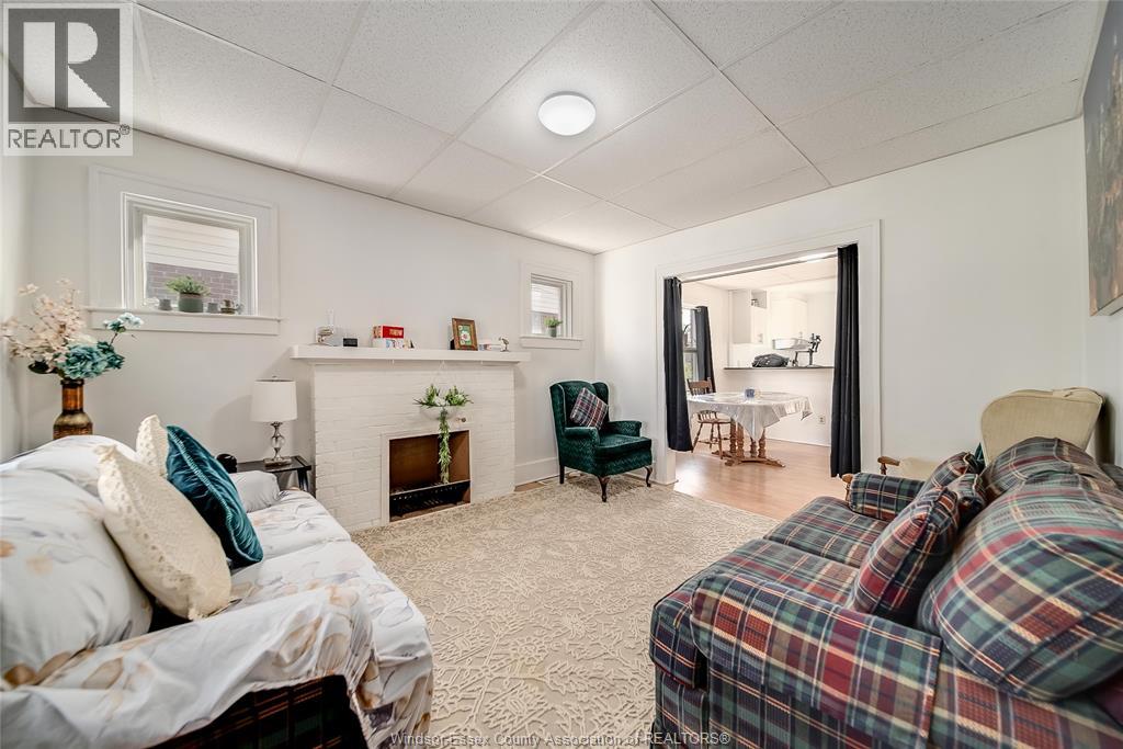 1531 WINDSOR AVENUE - 7