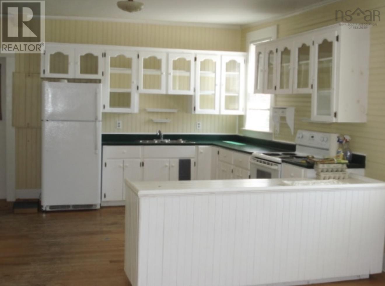 10352 1 Highway - 38