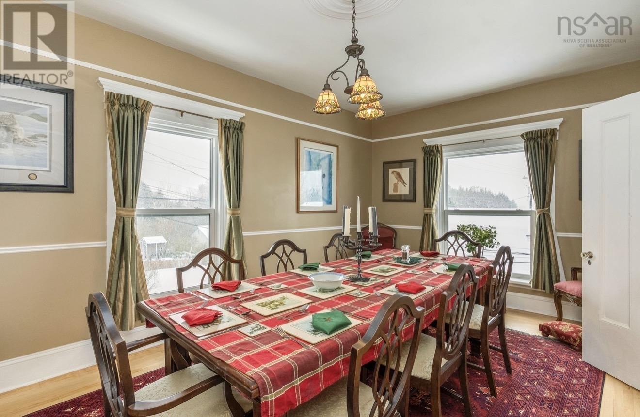 10352 1 Highway - 16