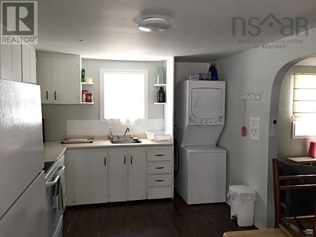 10352 1 Highway - 46