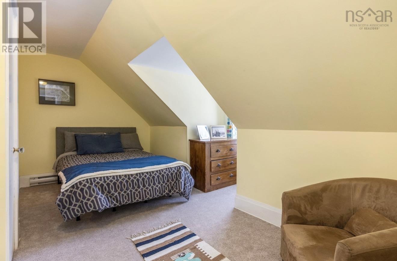 10352 1 Highway - 31