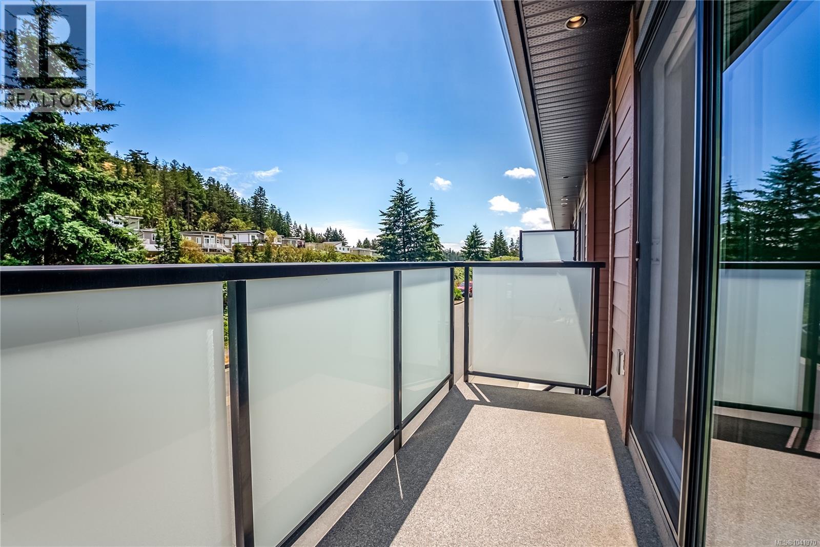 #157 300 Phelps Ave - 11