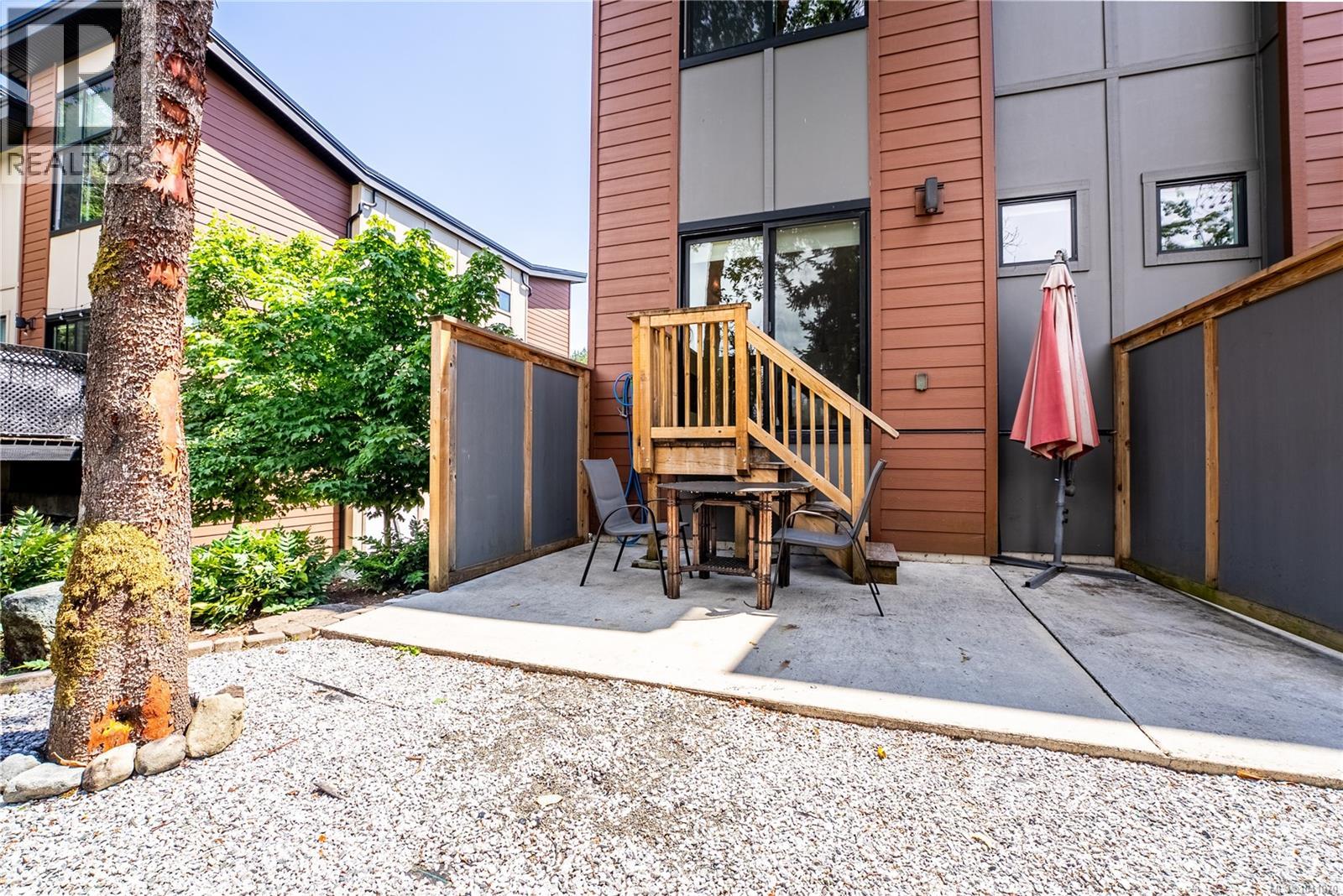 #157 300 Phelps Ave - 30